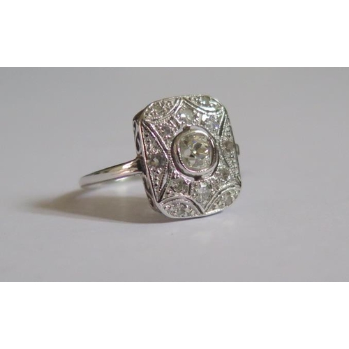 369 - A Deco 18ct White Gold and Diamond Ring, size L.5, 3g (EDW .225ct)