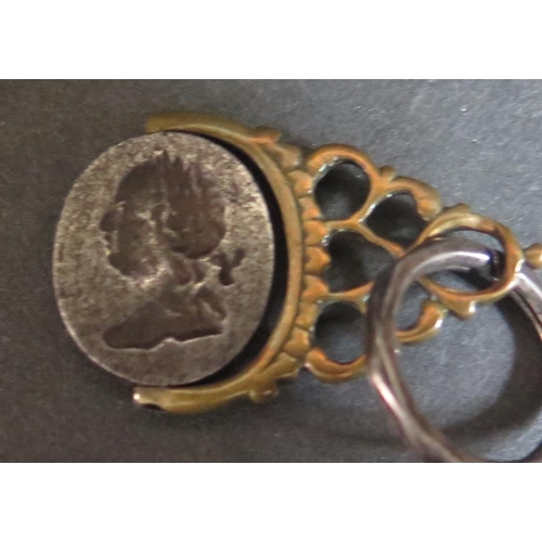 708 - An 18th Century Masonic Swivel Seal Fob, 32mm (without keyring)