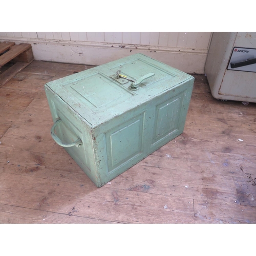 1422 - A Heavy Strong Box with two keys, 53x36x22cm