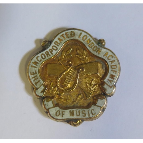 100 - A 9ct Gold and Enamel 'THE INCORPORATED LONDON ACADEMY OF MUSIC' AWARD TO Dorothy Furness for Elocut... 