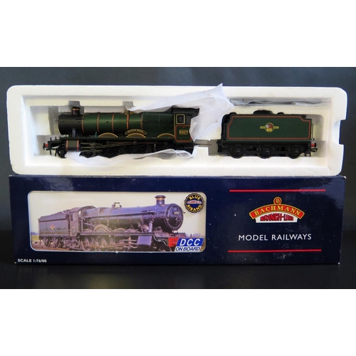 1002 - A Bachmann OO Gauge 32-000DC 5927 Guild Hall BR Green Late Crest Hawksworth Tender (DCC on board) Bo... 