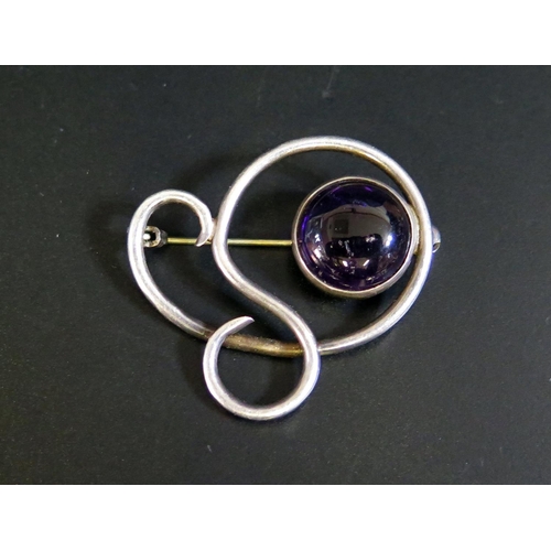 104 - A Scottish Silver and Cabochon Amethyst Brooch, Edinburgh 1931, 36mm