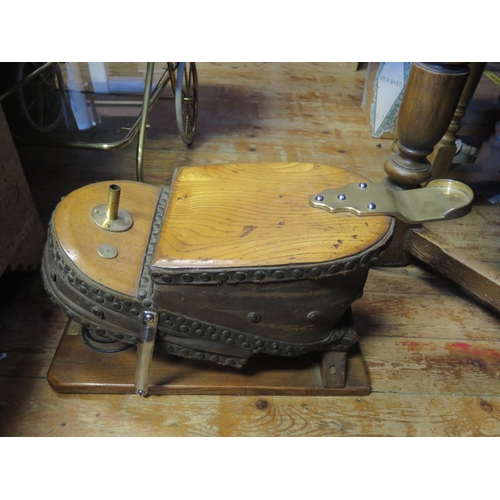 1381 - A Set of London North Eastern Railway Elm Fire Foot Bellows with brass L & N.E.R. plate, base 52cm