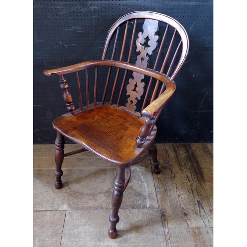 1409 - A 19th Century Elm and Yew Windsor Chair