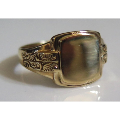 217 - A 9ct Gold Signet Ring, size Q.5, 4.3g