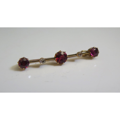 278 - A Victorian Garnet and Diamond Brooch, 37mm, 2.7g