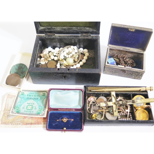 307 - A Jewellery Box and Contents including a boxed 9ct gold and opal brooch (.9g) and unusual quad pictu... 