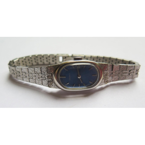 387 - A Ladies SEIKO Manual Wristwatch, running