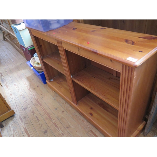 1520 - A Modern Pine Open Bookcase, 120(w)x80(h)x29.5(d)cm