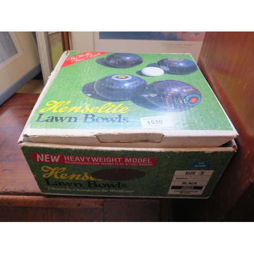 1530 - A Boxed Set of Size 3 Hensalite Lawn Bowls