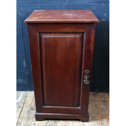 1535 - An Edwardian Pot Cupboard