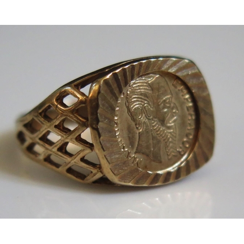 195 - A 9ct Gold Coin Set Ring, size J.5, 2.6g