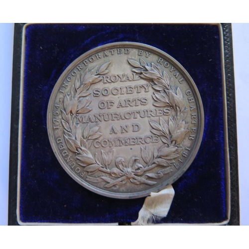 481 - An Edward VII Silver Royal Society of Arts Manufacturers and Commerce Cased Medallion