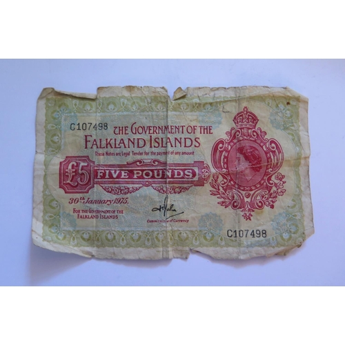 506 - A 1975 Falkland Islands £5 Note