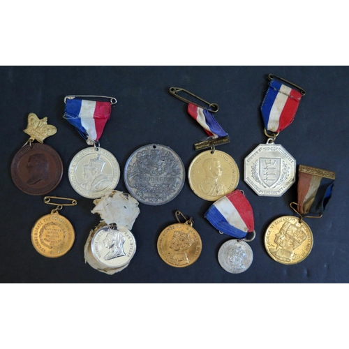 533 - A Collection of Victorian and later Commemorative Medallions