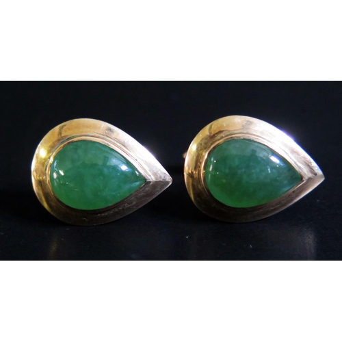 82 - A Pair of 14K Yellow Gold and Jade Teardrop Cufflinks, 9g