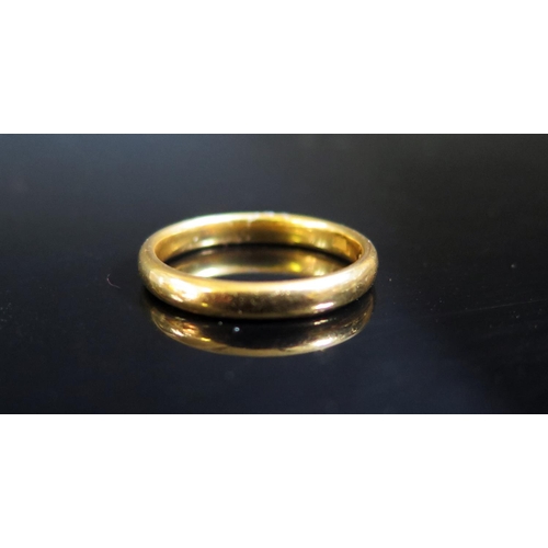 99 - A Gent's 22ct Gold Wedding Band, size Q, 4.8g