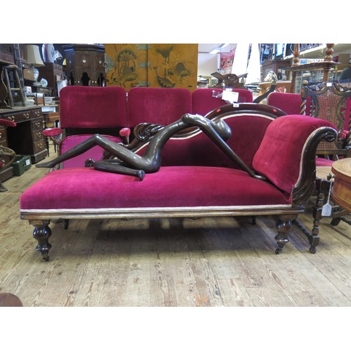 1434 - A Victorian Mahogany Chaise Longue in red plush upholstery