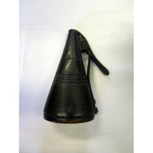 757a - A Small 19th Century Copper Powder Flask, 8.5cm