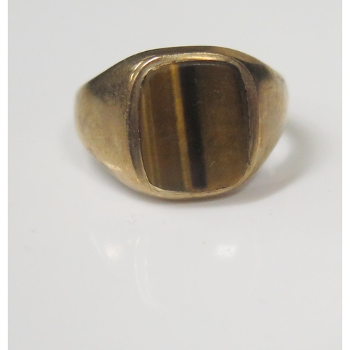 74 - A 9ct Yellow Gold and Tiger's Eye Signet Ring, size Q, 4.3g