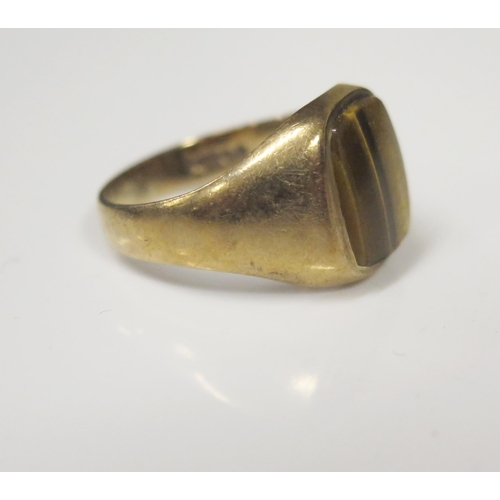 74 - A 9ct Yellow Gold and Tiger's Eye Signet Ring, size Q, 4.3g
