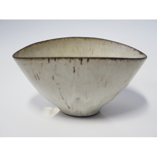 132 - Dame Luci Rie, a shaped studio pottery stoneware bowl, impressed marks, 18cm wide