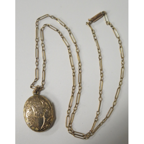 1685 - A 9ct Gold Locket on 16