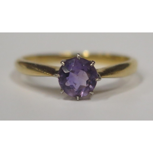 1695 - An 18ct Gold and Amethyst Solitaire Ring, size P, 2.7g