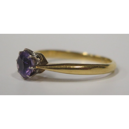 1695 - An 18ct Gold and Amethyst Solitaire Ring, size P, 2.7g