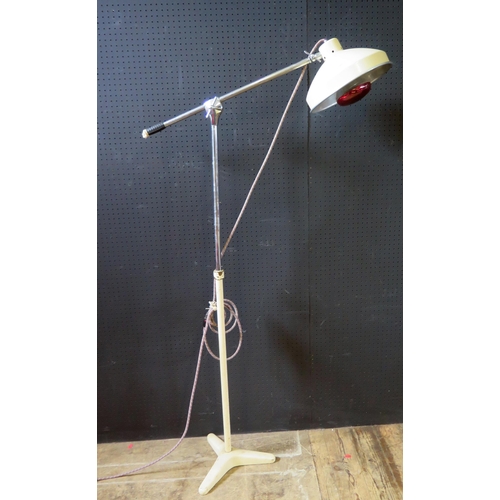 280 - Large vintage Adjustable Heat Lamp.  Base extends to 143cm.