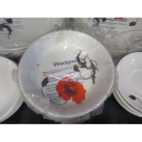 360 - A Susie Cooper for Wedgwood 'CORNPOPPY' Dinner Service for six with matching mugs