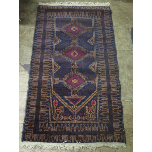 732 - A Persian Style Rug, 150x85cm