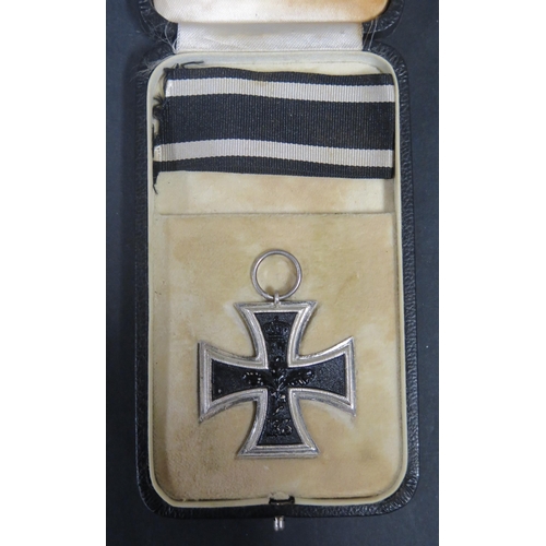 909 - A Cased German WWI Iron Cross _ 2nd Class
