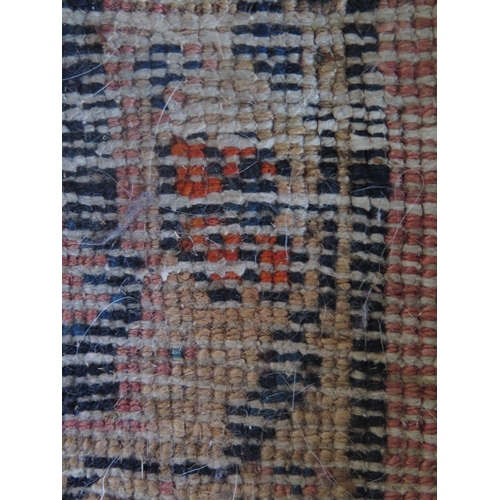 726 - A Persian Style Rug, 222x162cm