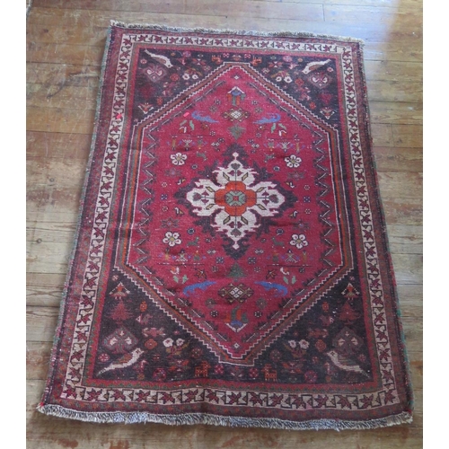 727 - A Persian Style Rug, 162x110cm