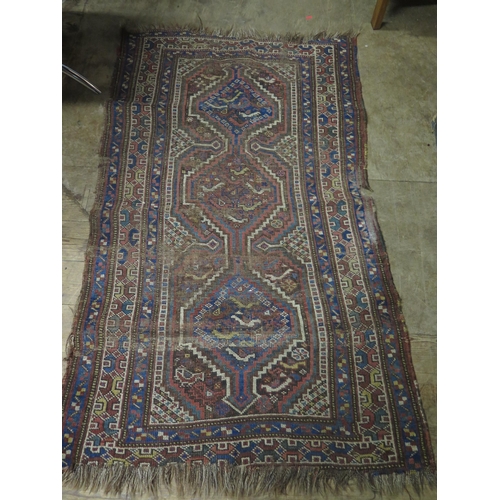 735 - A Persian Style Rug, 153x98cm