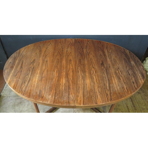 256d - A Danish Control Rosewood Veneered Extending Dining Table, 162-217-272(l)x108(w)cm