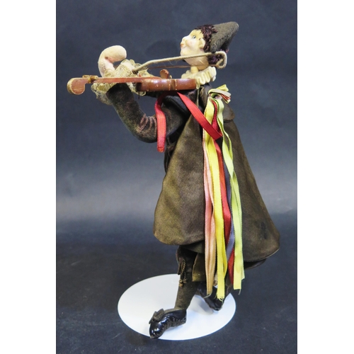 1243 - A Spanish Roldan Klumpe Violinist Doll, c,26cm high