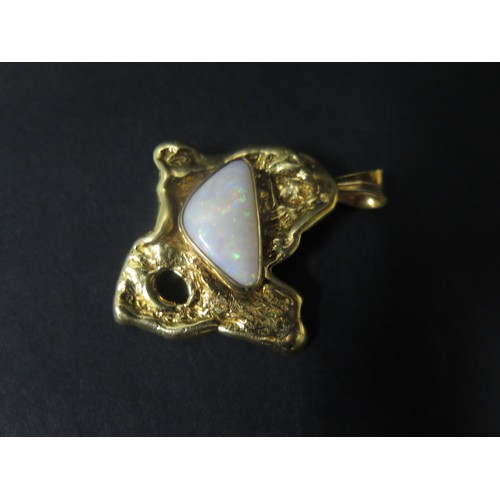 1794a - An 18ct Gold & Crystal Opal Bespoke Brooch/pendant Made Australia but Hallmarked In England. 27grams... 