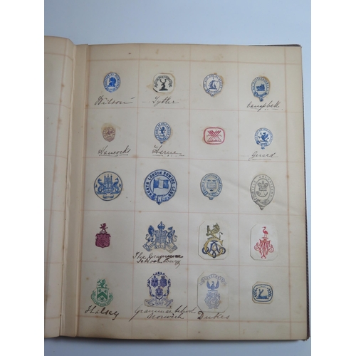 1432 - A Victorian Album of Crests