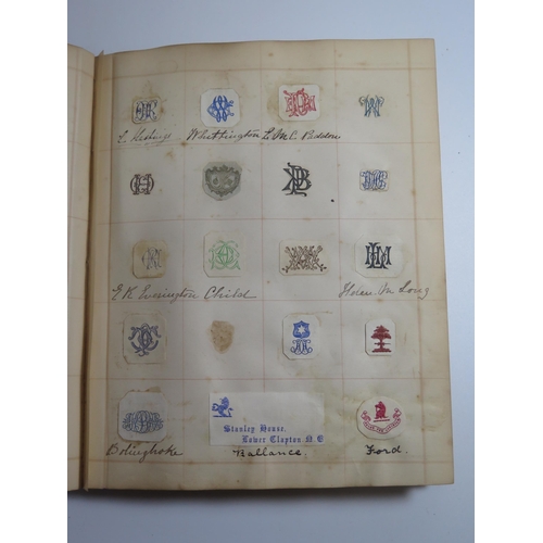 1432 - A Victorian Album of Crests