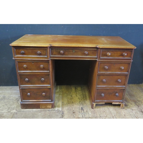 1884 - A Victorian Mahogany Dressing Table, 121(w)x75(h)x54(d)cm