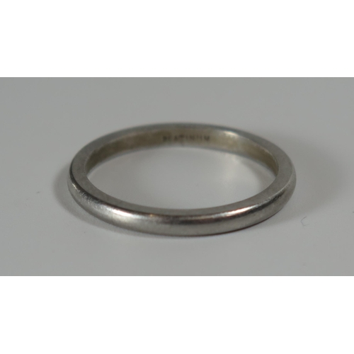 292 - A Platinum Wedding Band, 2.2mm wide, size Q.5, 4.6g