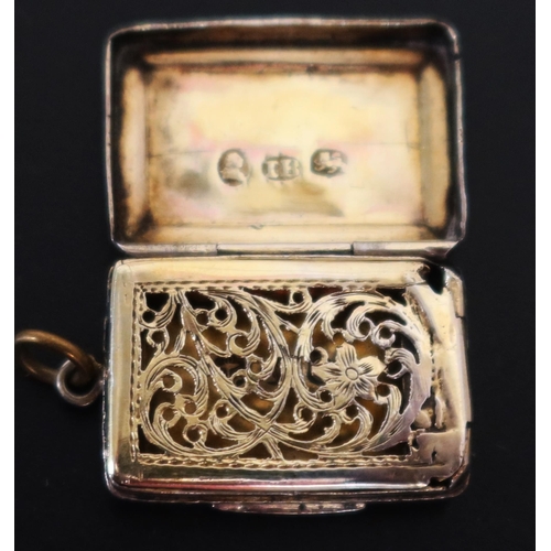 15 - A George IV Silver Vinaigrette with engine turned decoration and gilt grill, Birmingham 1826, John B... 