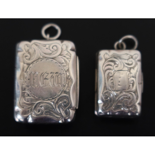 22 - A Victorian Silver Vinaigrette with chased acanthus leaf decoration and contemporary initials (Londo... 