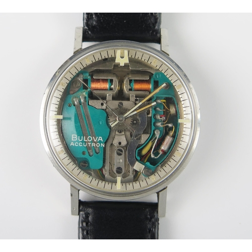 295b - A Gent's BULOVA Accutron 214 Spaceview Quartz Wristwatch, 35mm case. New battery just fitted. RUNNIN... 