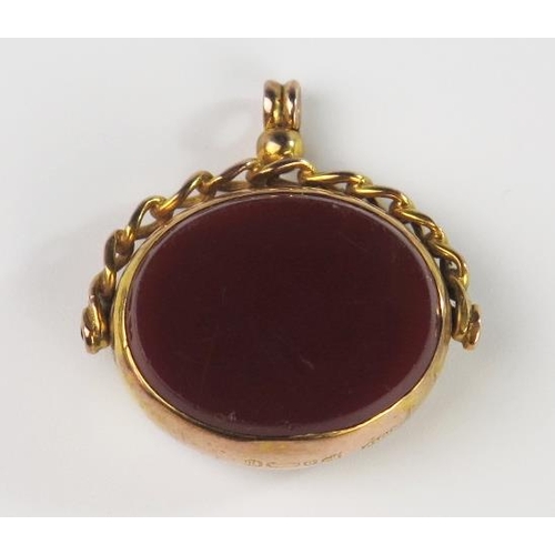 315 - A 9ct Gold, Bloodstone and Agate Swivel Fob, Chester 1926, 29(h) x 28(w) cm, 10.9g