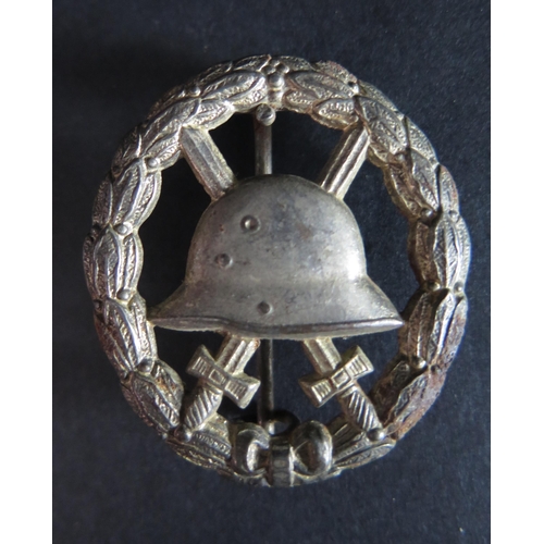 433 - A WWI German Cut Our Wound Badge