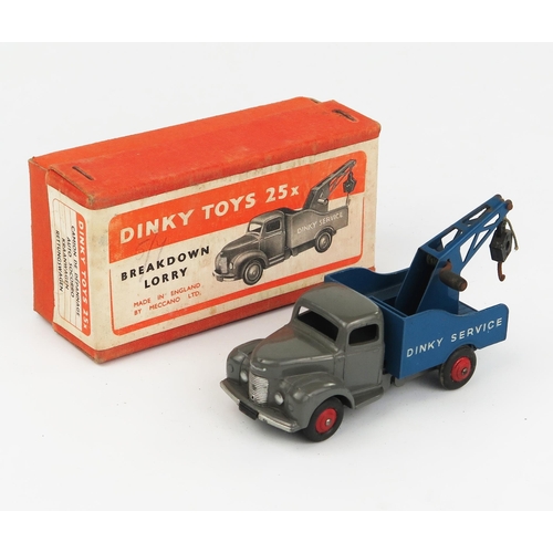 2110 - A Dinky Toys 25x Commer Breakdown Lorry with dark grey cab and chassis, violet blue back, red hubs, ... 