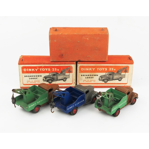 2111 - Three Dinky Toys 25x Commer Breakdown Lorries, one with dark grey cab and chassis, royal blue back, ... 